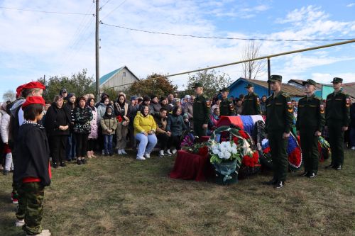 В Старых Челнах простились с героем СВО