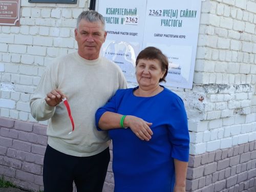 Пенсионерки из Караульной Горы на голосование на избирательный участок приехали на велосипедах
