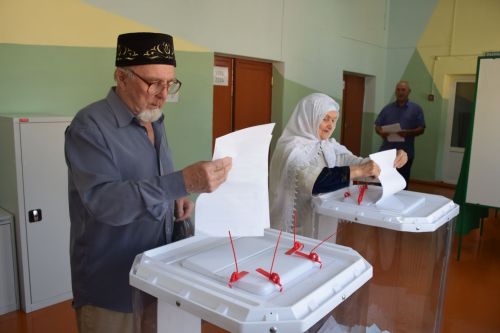 Яруллины из Нурлата голосовали за мирное будущее