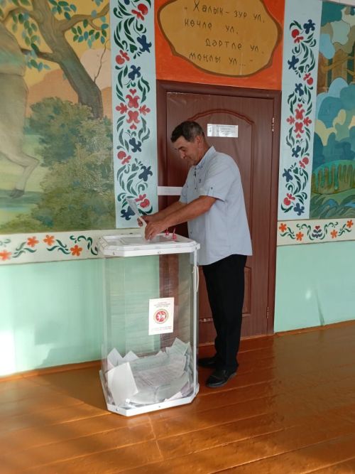 В селе Степное Озеро Нурлатского района избирателей угощали бабушкиными блинами из печи