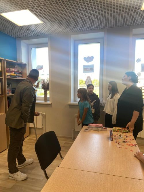 В молодежном (подростковом) клубе «Мирас» прошла классная встреча с участником СВО