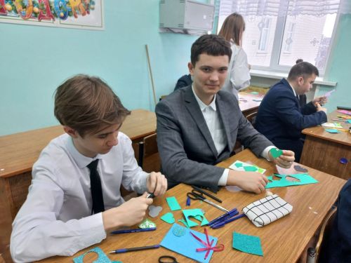Творческий мастер-класс по Пушкинской карте провела центральная библиотека Нурлата