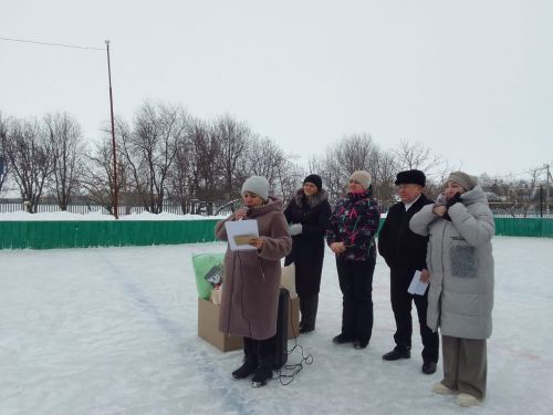 В селе Курманаево прошел турнир по хоккею среди сельских школ Нурлатского района