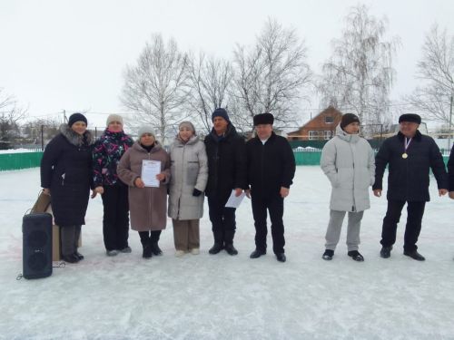 В селе Курманаево прошел турнир по хоккею среди сельских школ Нурлатского района