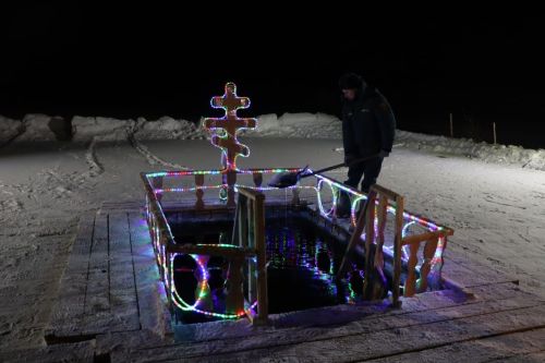 В Нурлатском районе верующие совершили омовение в ледяной купели