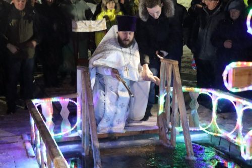 В Нурлатском районе верующие совершили омовение в ледяной купели