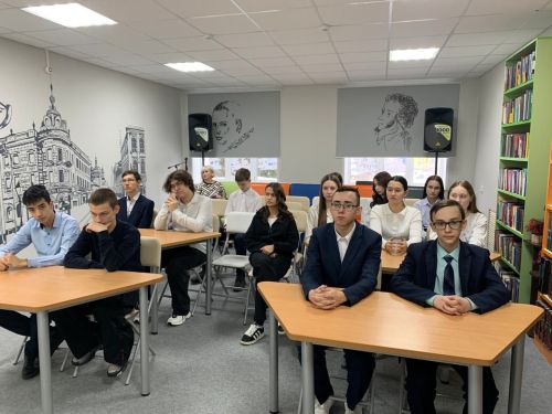 Литературно-музыкальный вечер-портрет «С думой о России» прошёл в межпоселенческой библиотеке