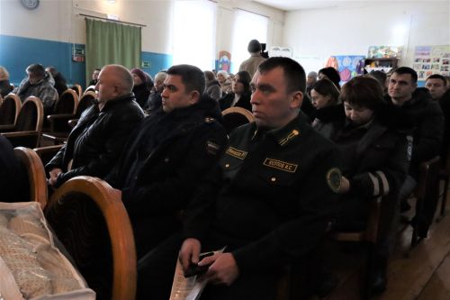 В Андреевском сельском поселении сход граждан прошел с участием Дамира Ишкинеева