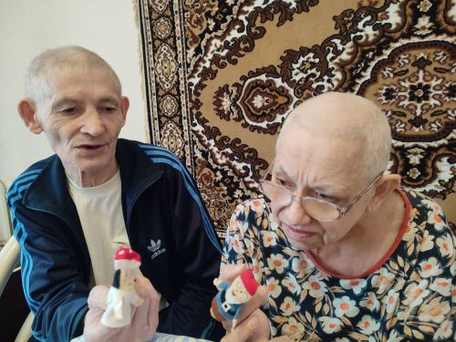 Жители Нурлатского дома-интерната примерили роли актеров кукольного театра