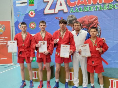 Самбисты Нурлата покорили новые вершины