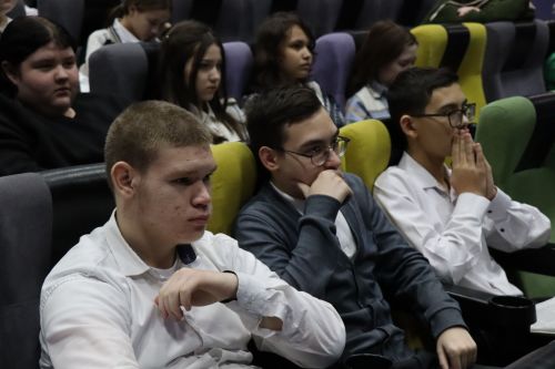 В КДЦ «Грани» прошла памятная встреча «900 дней мужества»
