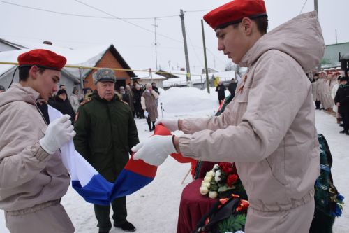 В Нурлате простились с бойцом СВО Хуснутдиновым Фаилем