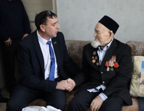 Ветеран Великой Отечественной войны Каим Самигуллин отмечает 100-летний юбилей