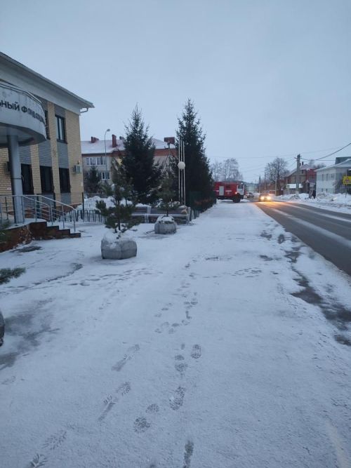 В Нурлате пожарные, полиция и «скорая» выехали по тревожному звонку