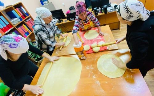 Бурметьевцы начали готовить домашнюю лапшу для бойцов
