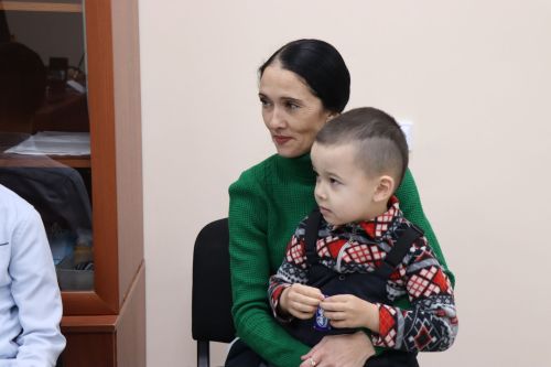 Нурлатский военком вручил подарки детям погибших земляков