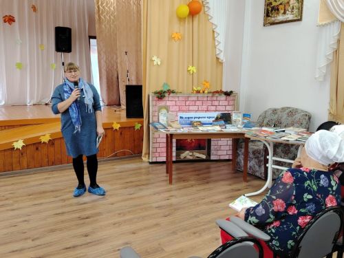 Творческий подарок жителям Нурлатского дома-интерната  от городских учреждений