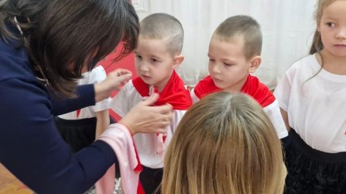 В детском саду «Сказка» состоялось посвящение в «Движение Первых»