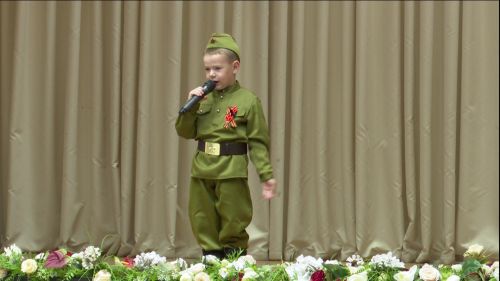 На сцене Дома Дружбы народов города Нурлат показали, как воевали песни на войне
