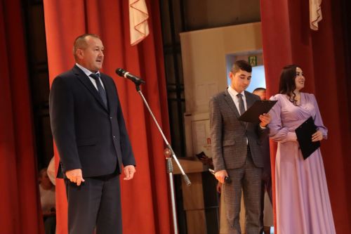 В Нурлате прошло торжество, посвященное Дню Учителя (+ фоторепортаж)
