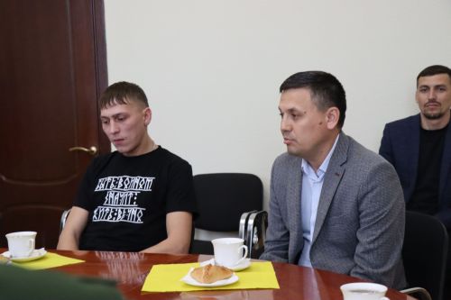 Айдар Метшин в Нурлате встретился с участниками специальной военной операции