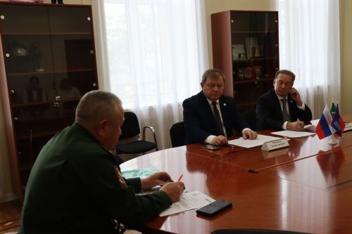 Депутат Госдумы Айдар Метшин провел личный прием граждан в Нурлате