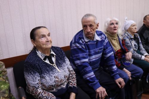 Айдар Метшин и Дамир Ишкинеев посетили Нурлатский дом-интернат для престарелых и инвалидов