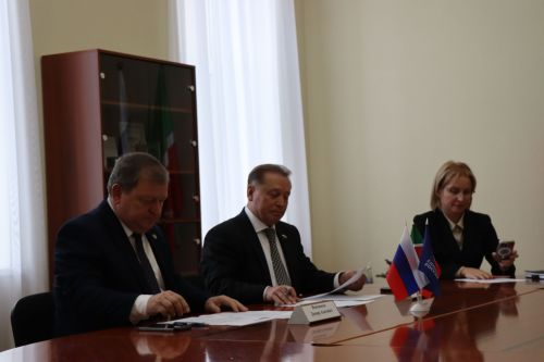 Депутат Госдумы Айдар Метшин провел личный прием граждан в Нурлате