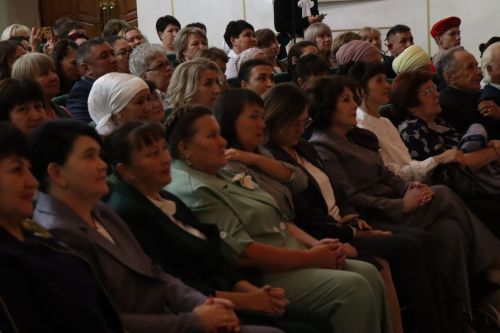 В Нурлате прошло торжество, посвященное Дню Учителя (+ фоторепортаж)