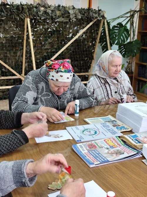«Библио-караван» спешит дарить радость пожилым