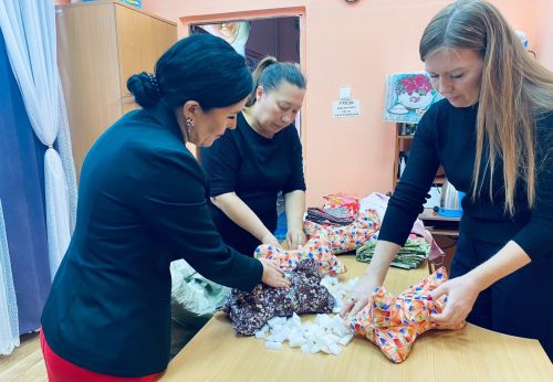 Бурметьевские волонтеры передают тепло защитникам Отечества