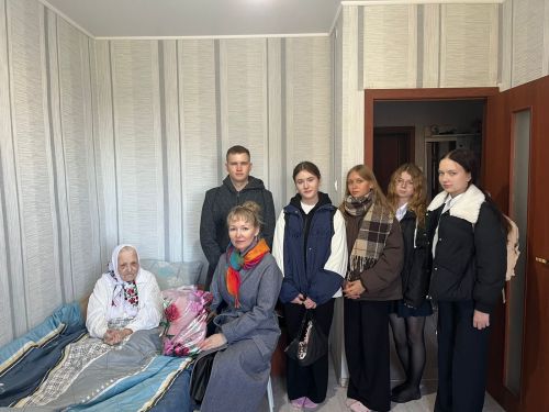 Урок доброты и памяти: одиннадцатиклассники гимназии навестили ветерана
