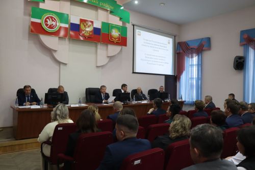 В Нурлате прошла очередная сессия советов города и района