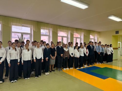 В Нурлате школьники почтили память павших героев в День белых журавлей