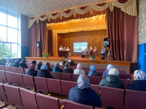 В Верхненурлатском ДК состоялась встреча с паломниками, совершившими хадж