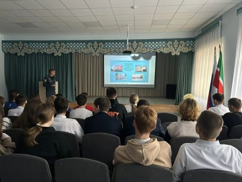В Мамыковской школе прошла профориентационная встреча с представителем МЧС