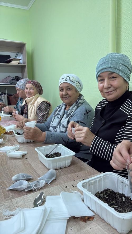 «Энием чае»: нурлатские мусульманки отправляют на фронт тепло родного дома