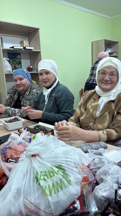 «Энием чае»: нурлатские мусульманки отправляют на фронт тепло родного дома
