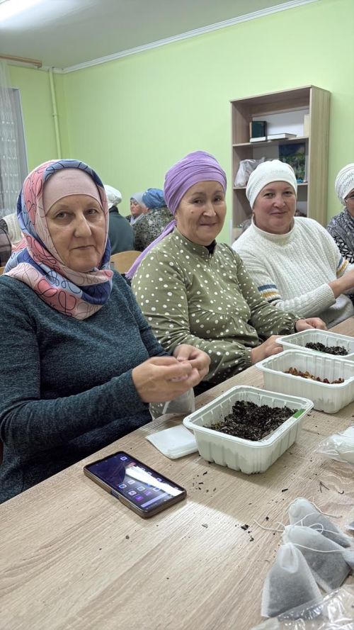 «Энием чае»: нурлатские мусульманки отправляют на фронт тепло родного дома