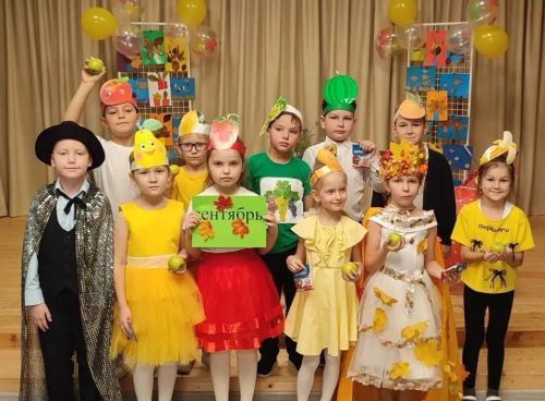 В школе №2 Нурлата первоклашки отметили веселый Праздник урожая
