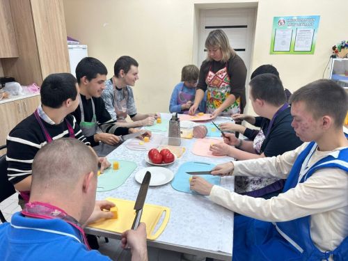 В «Гармонии» прошел вкусный урок: от простых ингредиентов до горячего бутерброда