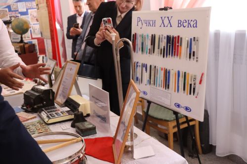 Развитие системы образования Нурлатского района представили на выставке ко Дню Учителя