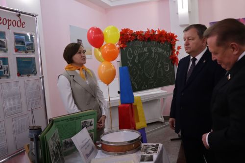 Развитие системы образования Нурлатского района представили на выставке ко Дню Учителя