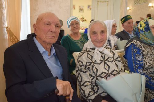 В Нурлате чествовали юбиляров семейной жизни (+фоторепортаж)