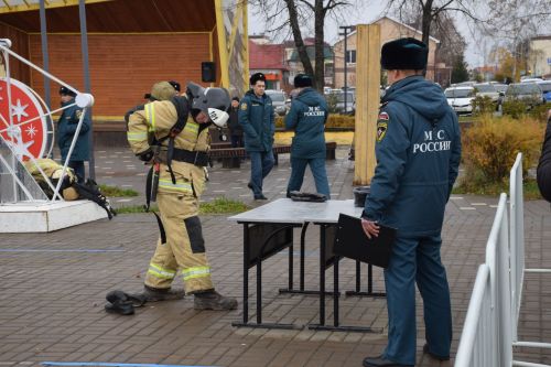 В Нурлате соревновались спасатели (фоторепортаж)