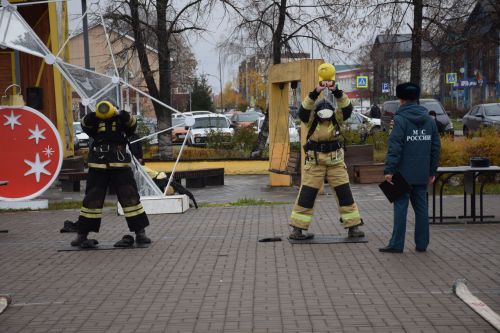 В Нурлате соревновались спасатели (фоторепортаж)