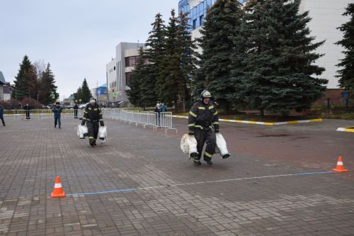 В Нурлате соревновались спасатели (фоторепортаж)
