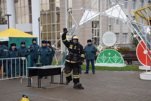 В Нурлате соревновались спасатели (фоторепортаж)