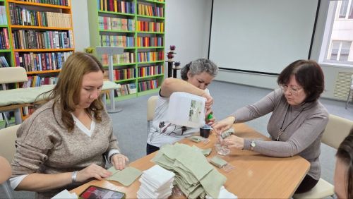 Забота о бойцах: в Нурлатской библиотеке собрали наборы «сухого душа»