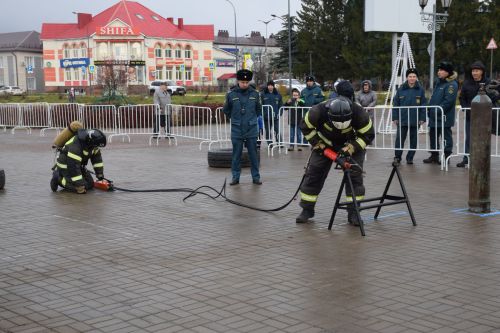 В Нурлате соревновались спасатели (фоторепортаж)